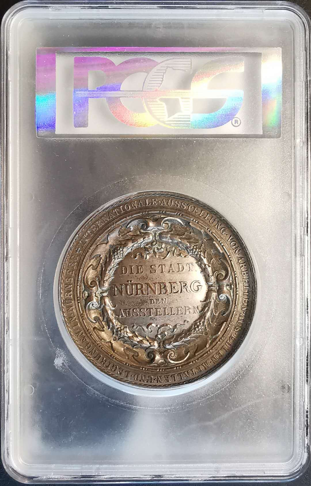 凡希社世界钱币微拍第一百四十七期年末捡漏专场 1885纽伦堡城市景观纪念章铜质镀银165g PCGS-SP61