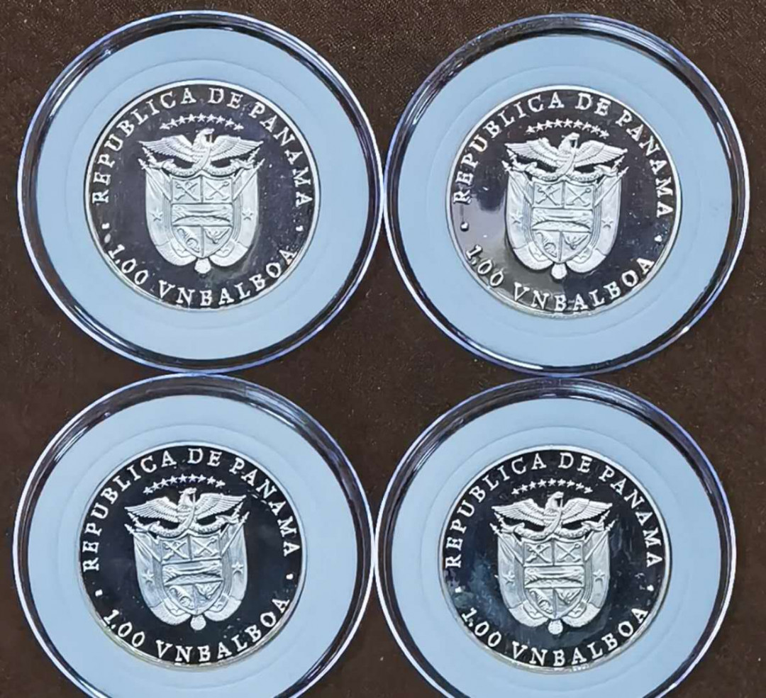 北京马甸外币专卖微拍第四十一期，金银币专场，陆续上新，欢迎关注 1988年少见的巴那马汉城奥运会精制纪念银币四枚/套，每枚重量：15.1克，成色：925，品相如图