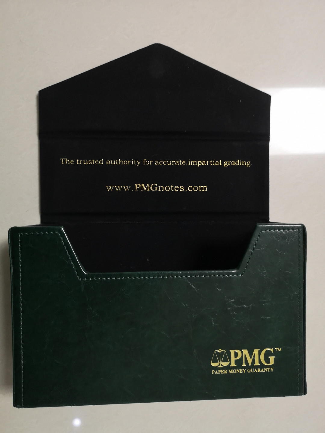 《外钞收藏家》二零二一新年拍（第100期） PMG出品评级币盒子 可以放40张左右 B壳评级币 99新