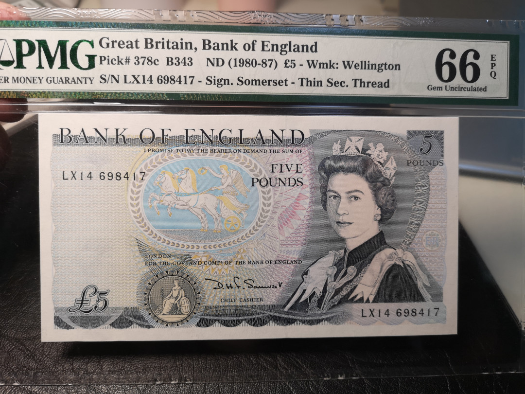 《外钞收藏家》二零二一新年拍（第100期） 378c 二签 英国D序列5镑  PMG66