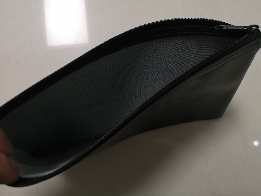 《外钞收藏家》二零二一新年拍（第100期） PMG 评级币袋子 可以放评级币20-30张 B壳的评级币 99新