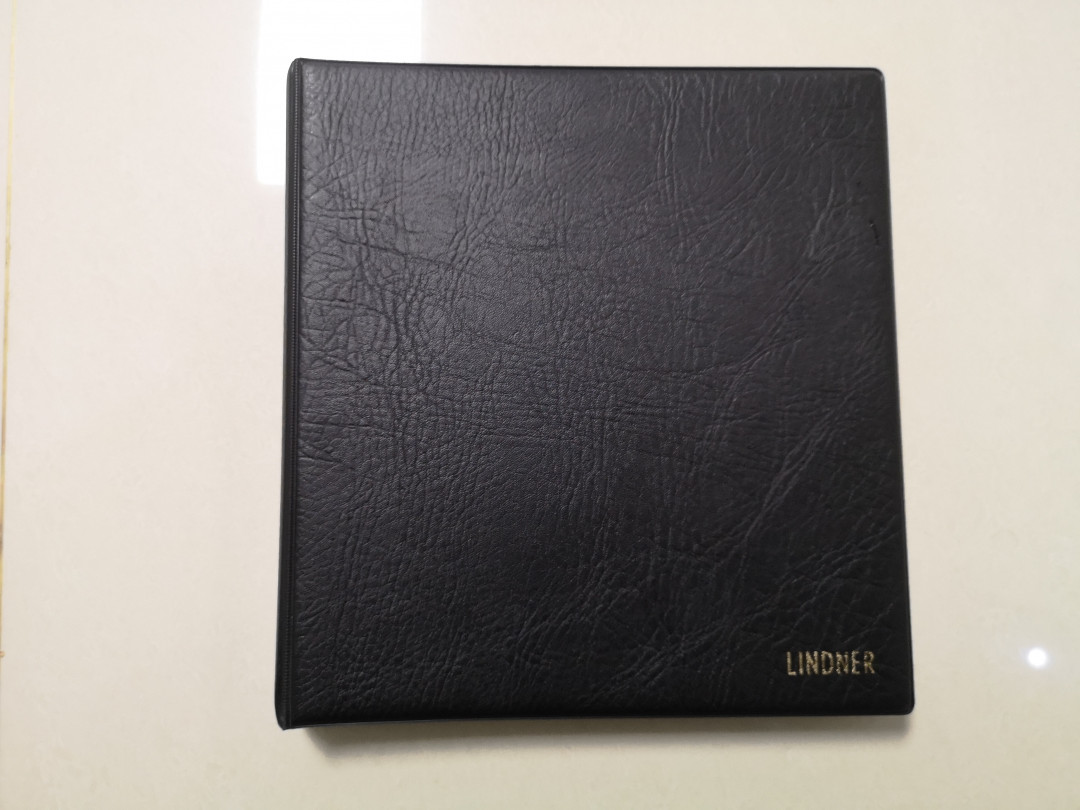 《外钞收藏家》二零二一新年拍（第100期） 林德纸币册  搭配30张三行内页 可以放裸币90张  9成新