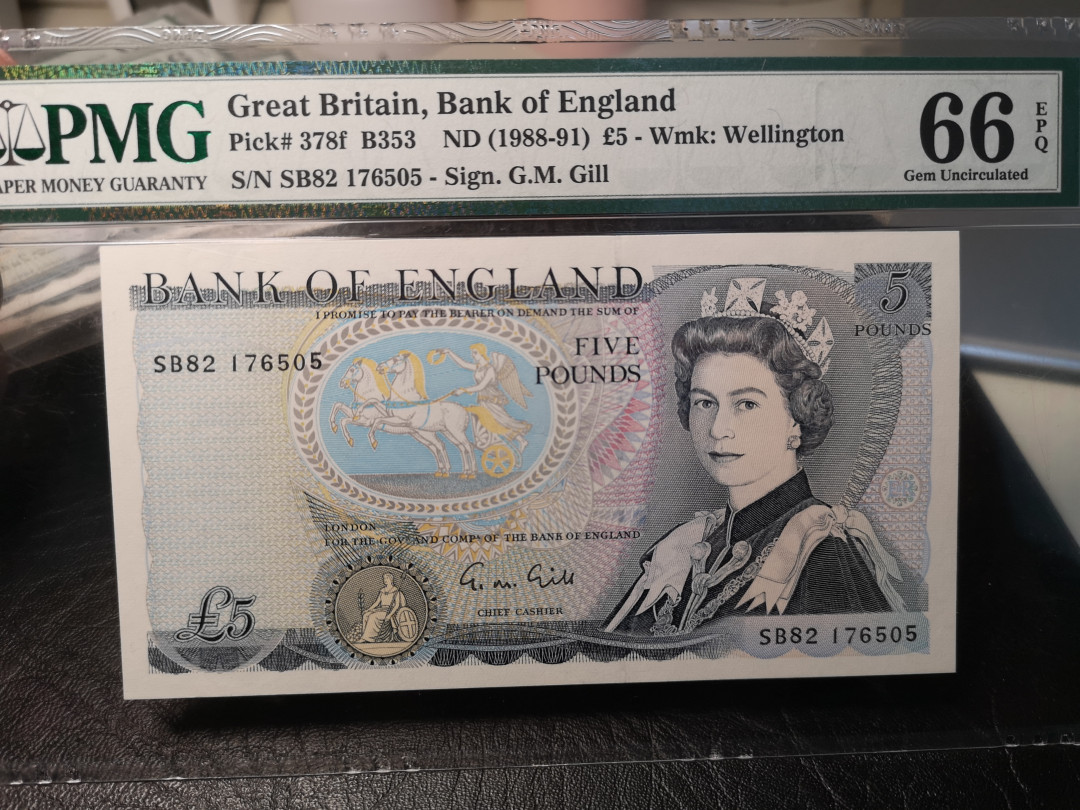 《外钞收藏家》二零二一新年拍（第100期） 378f 三签 英国D序列5镑  PMG66