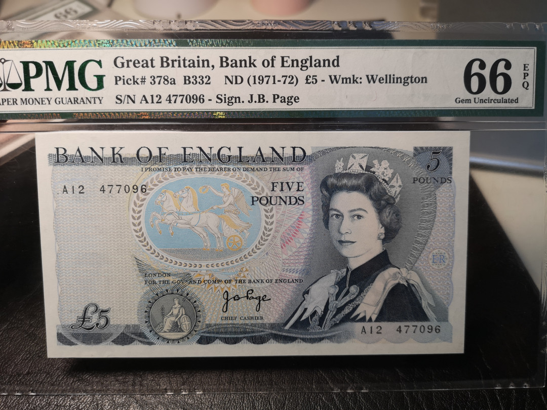 《外钞收藏家》二零二一新年拍（第100期） 378a 首签 英国D序列5镑  PMG66