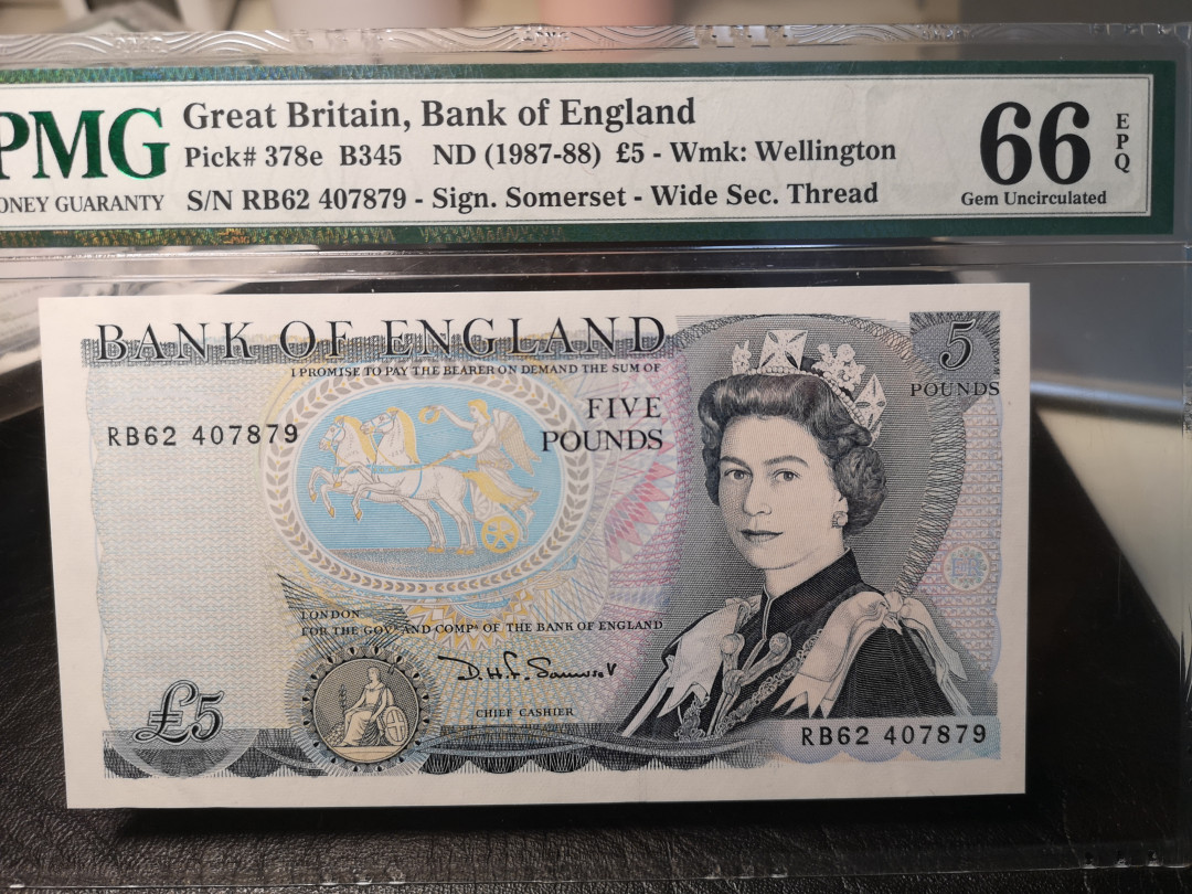 《外钞收藏家》二零二一新年拍（第100期） 378e  英国D序列5镑  PMG66