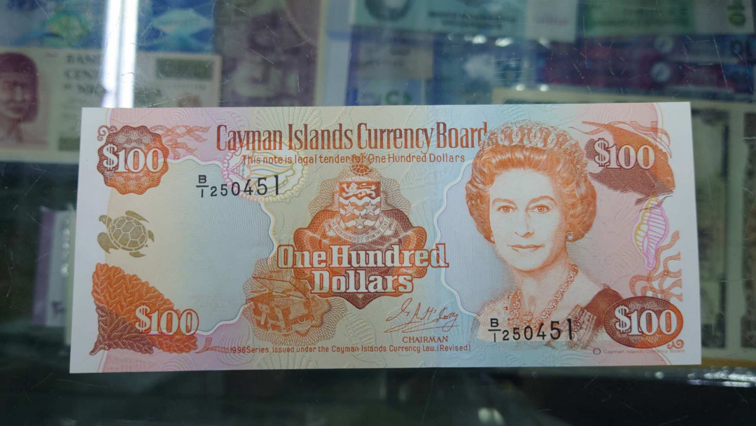 【囧羊收藏】精选微拍第14期~2021年第五期 世界纸币 1996年开曼群岛100元 全新UNC绝品 无金属线版 连号的绝大多数评了66