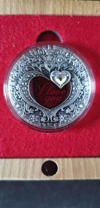 新年快乐，给大家拜年了 纽埃情人节2盎司银币，福利价格仅1枚