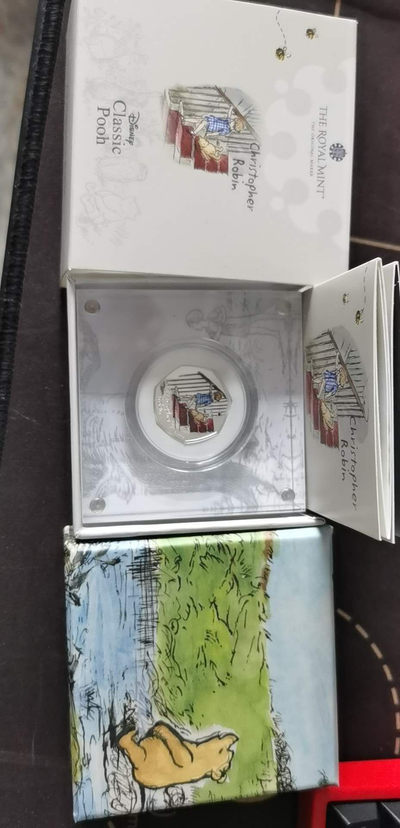 新年快乐，给大家拜年了 英国维尼熊第二枚精致银币