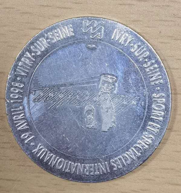 北京马甸外币专卖微拍第四十三期，外国纪念章专场，陆续上新，欢迎光临 	纪念章，直径：41mm，重量：31克，品相如图 详情 