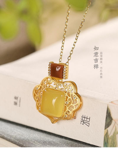 银慧珠宝 - 《新品》-纯银镀金蜜蜡如意单吊坠