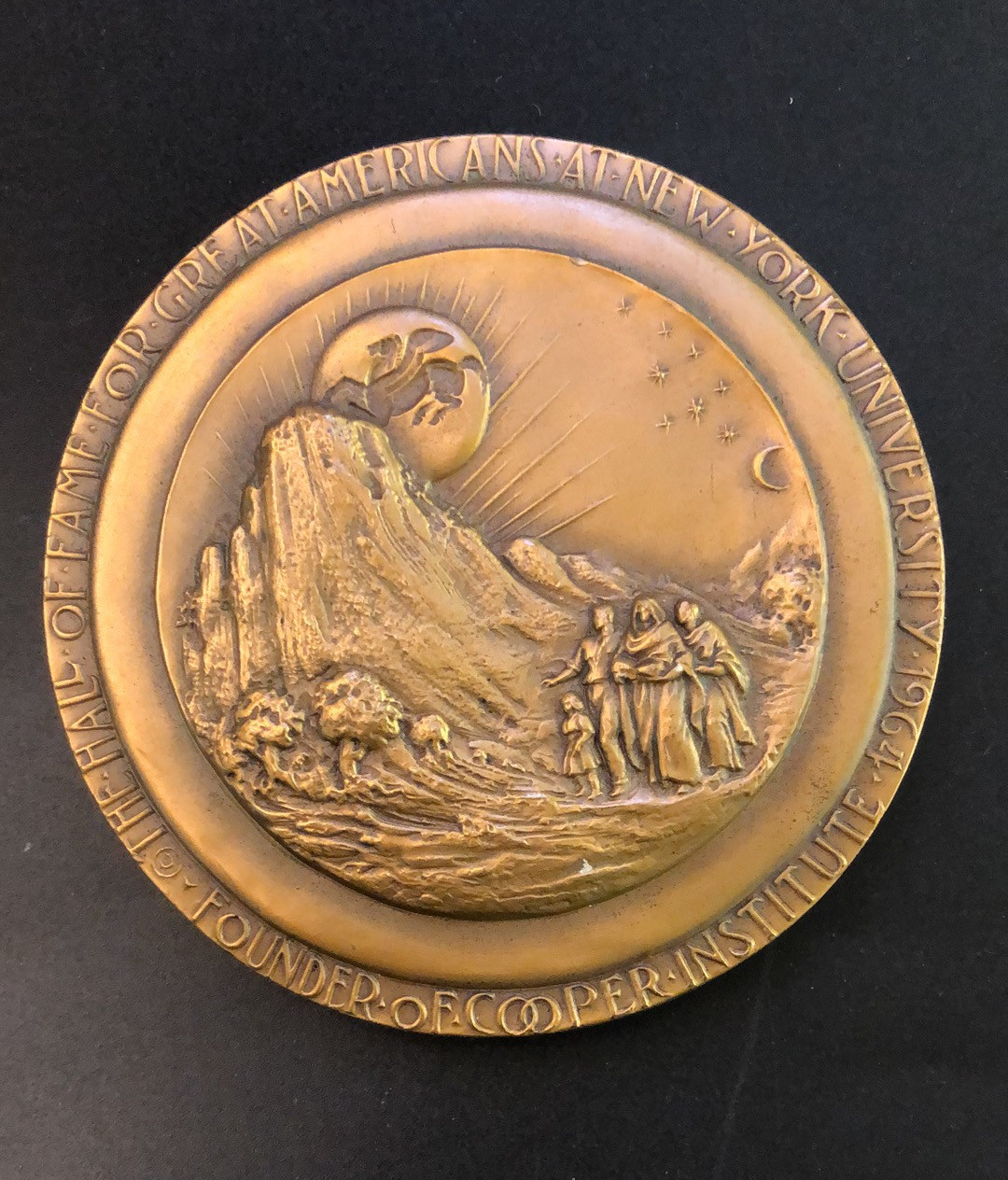 喜迎🐂年艺术麦朵尔第五场拍卖 名人堂