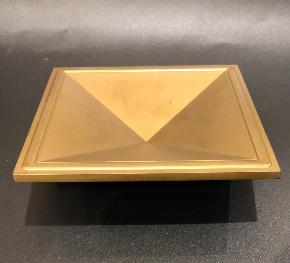 第八期新艺术麦朵尔 金字塔