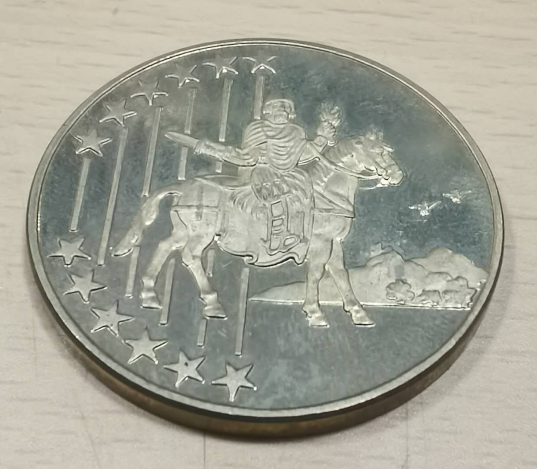 北京马甸外币专卖微拍第四十三期，外国纪念章专场，陆续上新，欢迎光临 2004年纪念铜章，直径：40mm，重量：27克。品相如图，