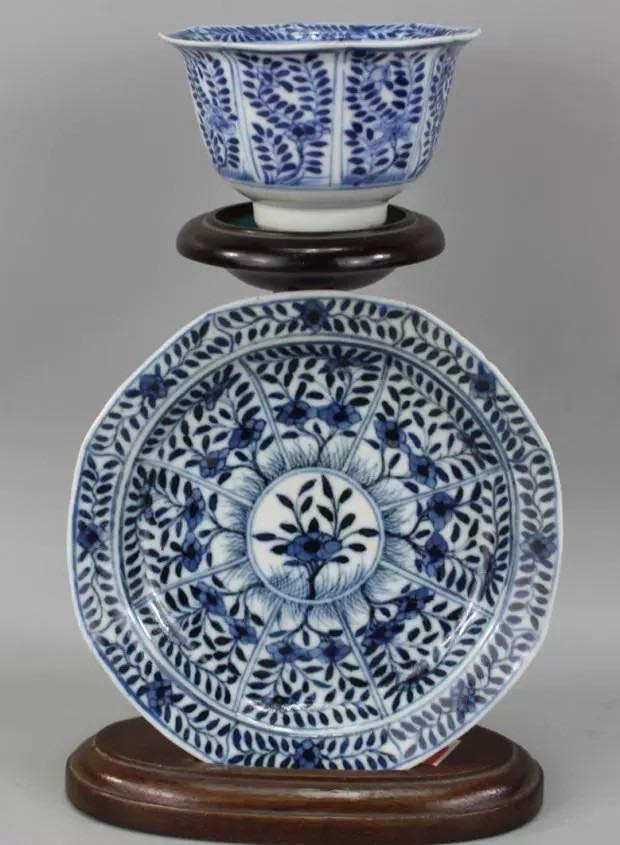 顺兴拍卖行 清青花花卉八方茶具2只