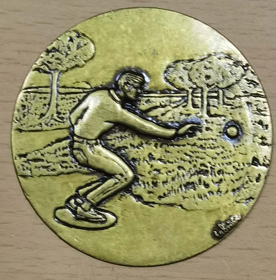 北京马甸外币专卖微拍第四十三期，外国纪念章专场，陆续上新，欢迎光临 双面凹凸纪念铜章，直径：50mm，重量6.5克（薄片型）。品相如图
