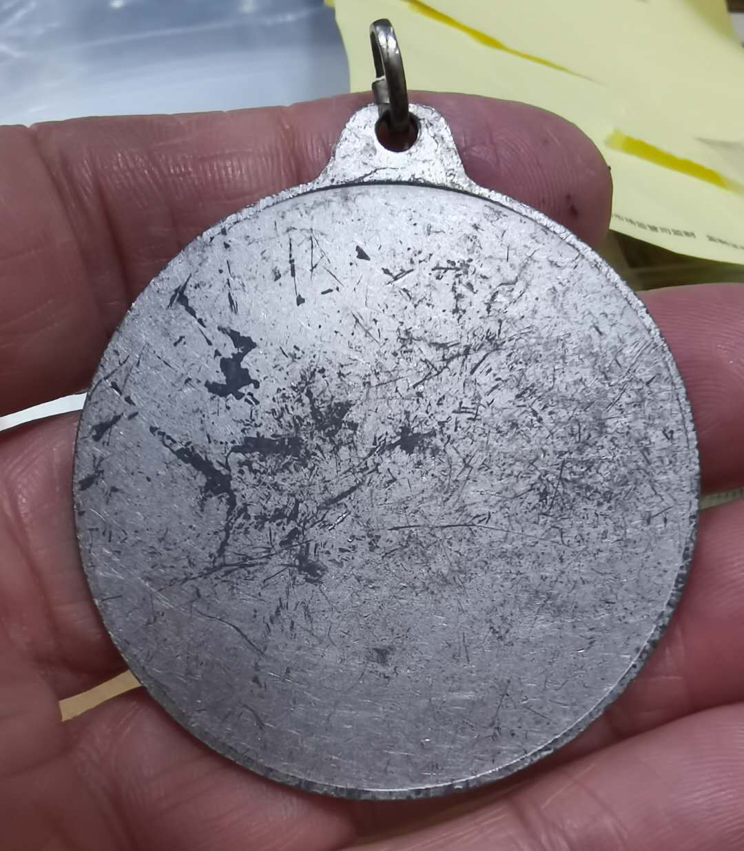 北京马甸外币专卖微拍第四十三期，外国纪念章专场，陆续上新，欢迎光临 足球纪念章，直径：50mm，重量：38克，品相如图