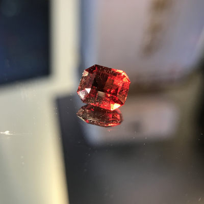80年斯里兰卡宝石公司HH GEMS 【牛年第一场 彩色宝石】 - Garnet 红色石榴石 纯天然 1.94ct 裸石 斯里兰卡 干净