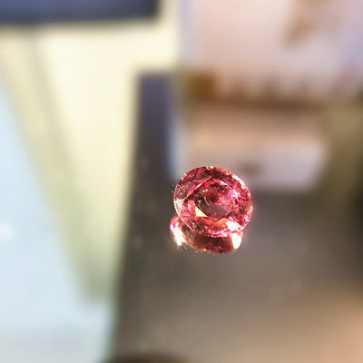 80年斯里兰卡宝石公司HH GEMS 【牛年第一场 彩色宝石】 - Garnet 红色石榴石 纯天然 2.36ct 裸石 斯里兰卡 偏粉色