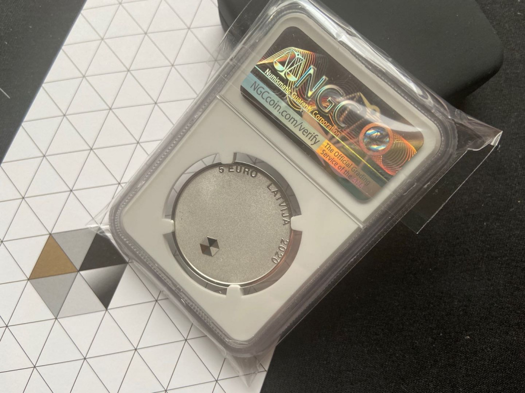 【币观天下】第138场钱币拍卖 【拉脱维亚】个人自由纪念币ngc69