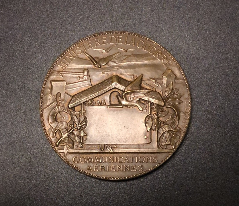 喜迎🐂年艺术麦朵尔第九场拍卖 信鸽协会