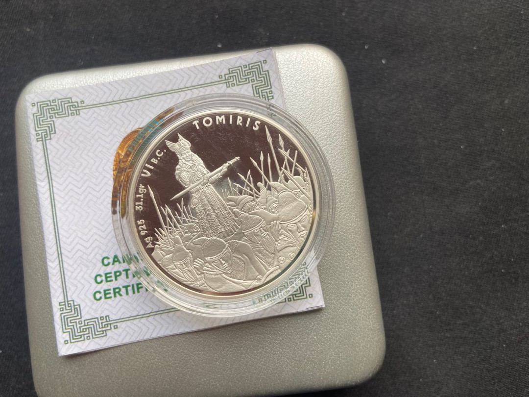 【币观天下】第138场钱币拍卖 【哈萨克斯坦】哈萨克斯坦2010年托米丽丝女王精制镀金纪念银币