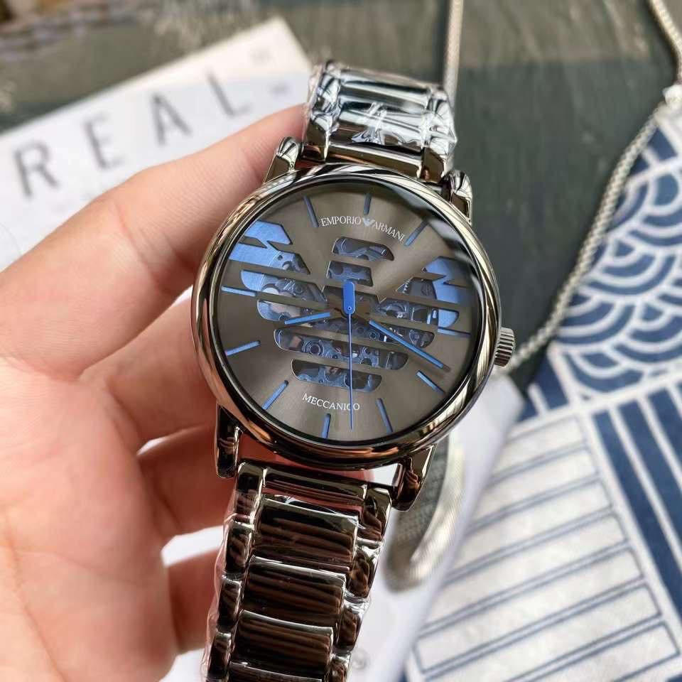 手表一比一复刻专场  阿玛尼男表AR60029   宋威龙同款 匠心独具   时尚休闲     品牌logo鹰型镂空设计  深邃蓝透机芯     富有现代艺术性的华美镂空     精致表冠     logo鹰型镂空表盘   条定钉刻度  哑亮黑表带    便携式蝴蝶钉扣  矿物质水晶镜面    50米防水     全自动机械男表 43mm*13mm
