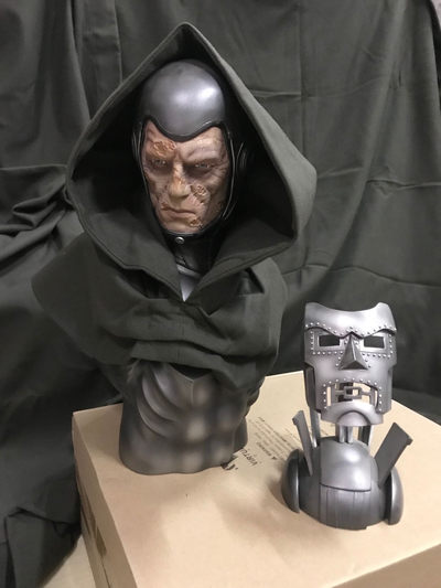零元拍：Sideshow  毁灭博士/ Doctor Doom LSF雕像，目前只剩下半胸像了，无包装 - 零元拍：Sideshow  毁灭博士/ Doctor Doom LSF雕像，目前只剩下半胸像了，无包装