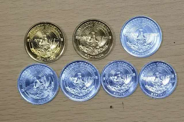 北京马甸外国钱币专卖微拍第四十六期，外国非贵金属纪念币，流通币专场，陆续上新，欢迎关注 2004年阿塞拜疆纳卡共和国（争议地区）清版流通币7枚/套，品相如图 