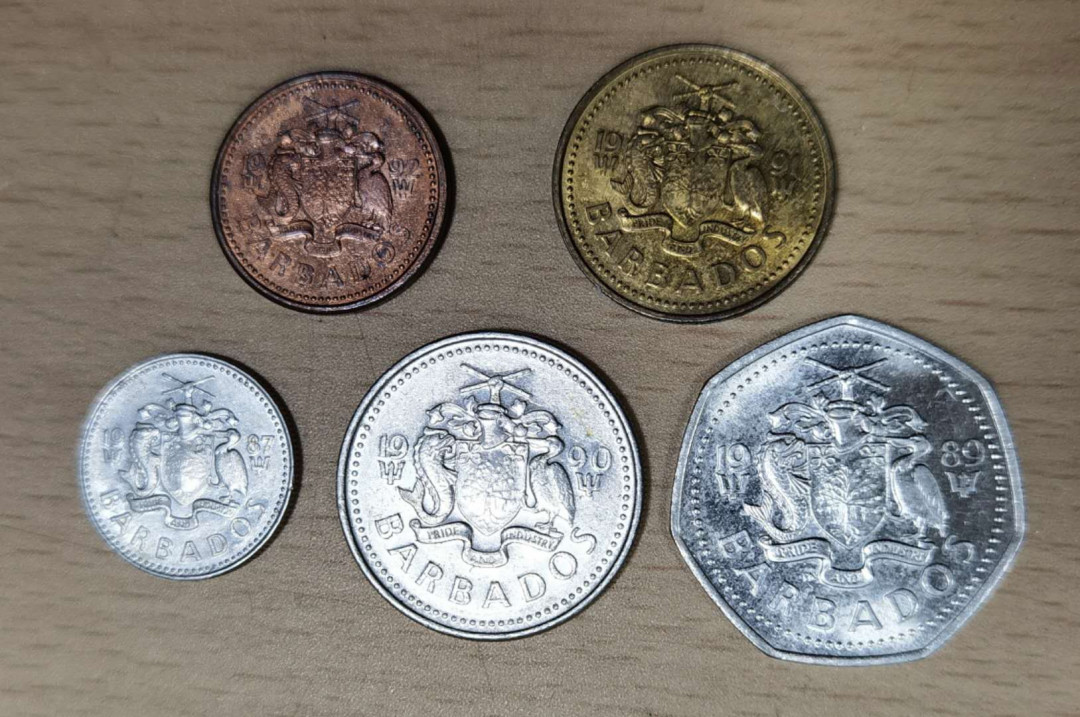 北京马甸外国钱币专卖微拍第四十六期，外国非贵金属纪念币，流通币专场，陆续上新，欢迎关注 巴巴多斯流通币5枚/套，品相如图
