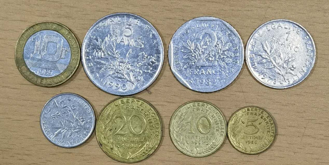 北京马甸外国钱币专卖微拍第四十六期，外国非贵金属纪念币，流通币专场，陆续上新，欢迎关注 法国流通币8枚/套，品相如图