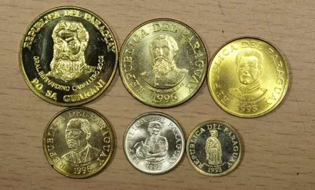 北京马甸外国钱币专卖微拍第四十六期，外国非贵金属纪念币，流通币专场，陆续上新，欢迎关注  共2张 Lot.48	巴拉圭流通币6枚/套，品相如图