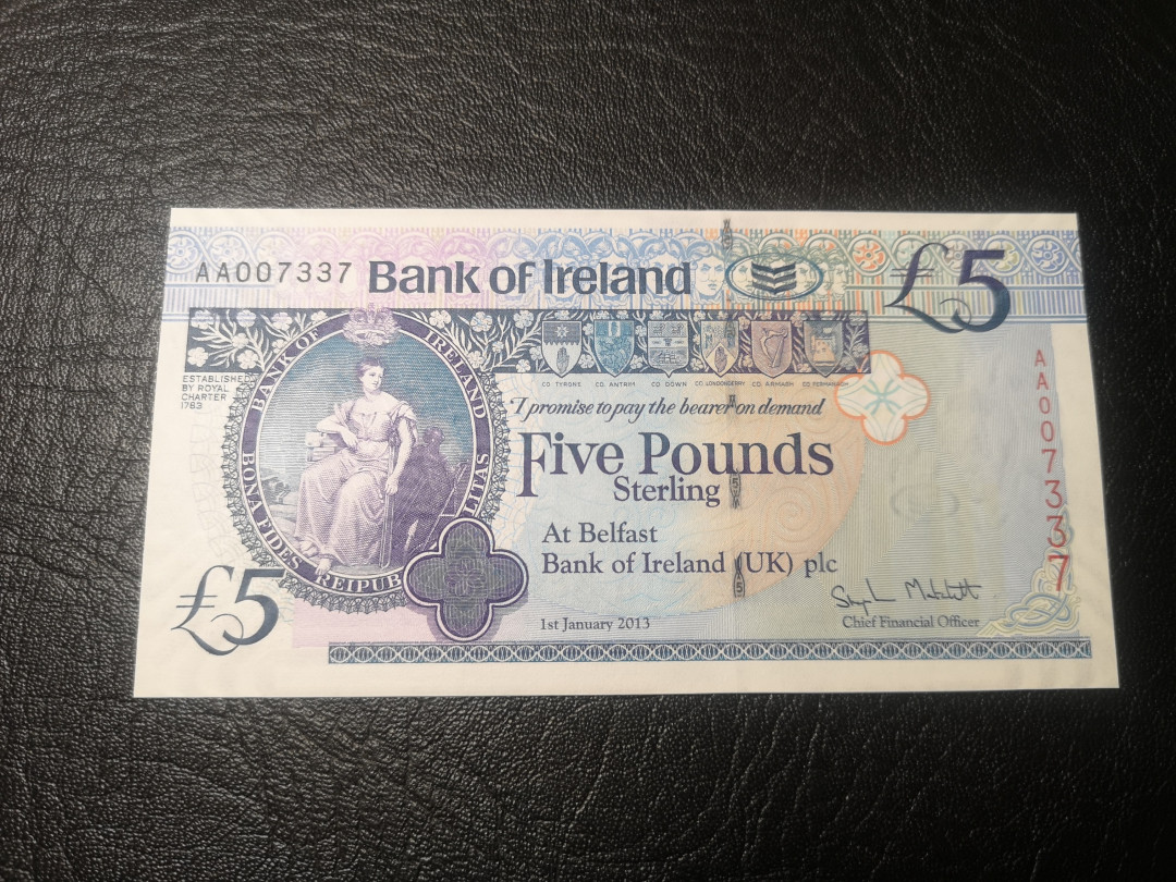 《外钞收藏家》第一百零三期拍卖 2013年爱尔兰5镑 全新unc