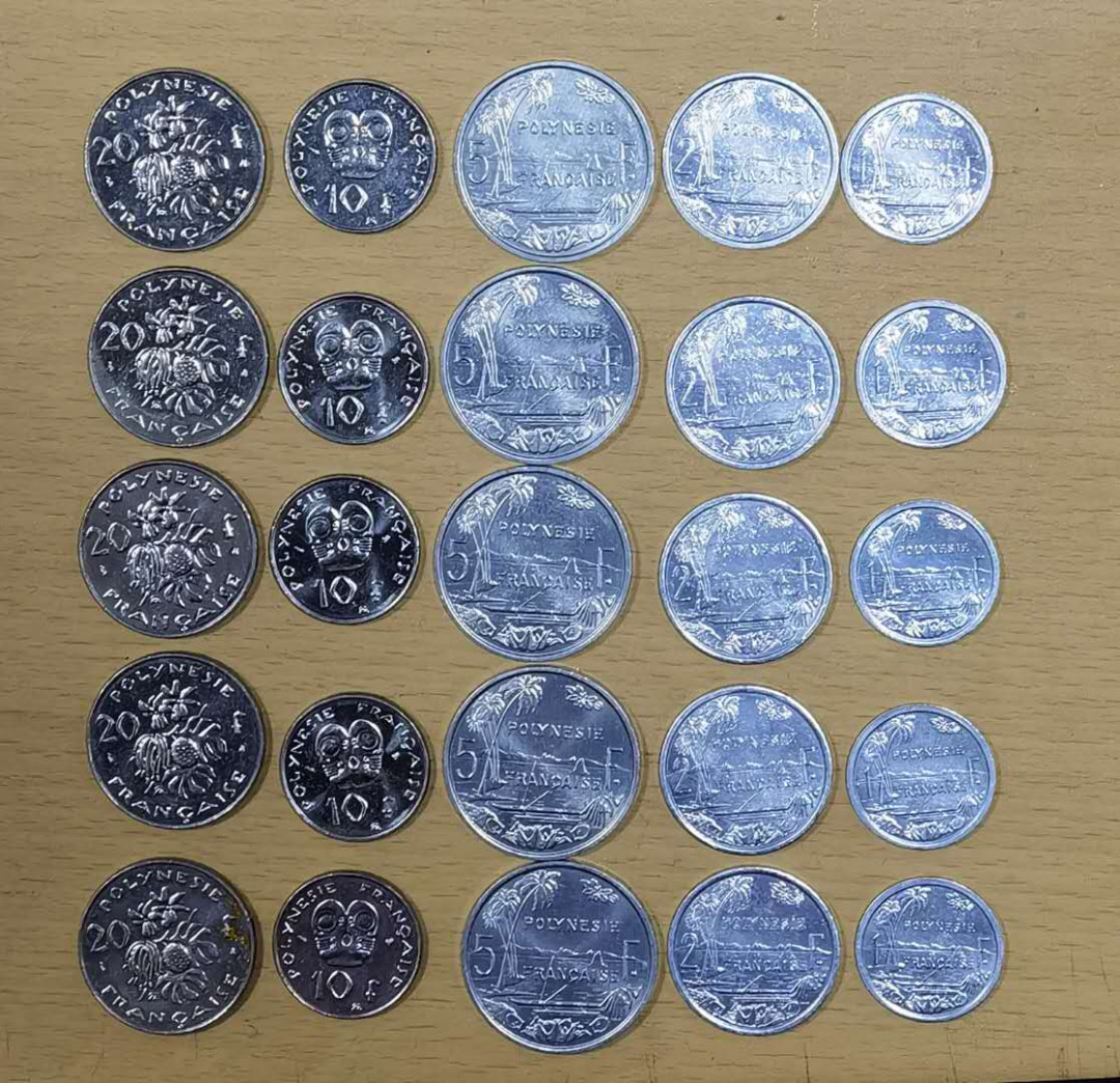 北京马甸外国钱币专卖微拍第四十六期，外国非贵金属纪念币，流通币专场，陆续上新，欢迎关注 法属新喀里多尼亚流通币5枚/套共5套，品相如图 详情 起拍: 0元