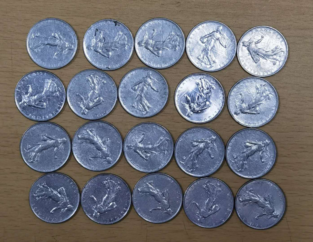 北京马甸外国钱币专卖微拍第四十六期，外国非贵金属纪念币，流通币专场，陆续上新，欢迎关注 法国流通币1法郎20枚，品相如图