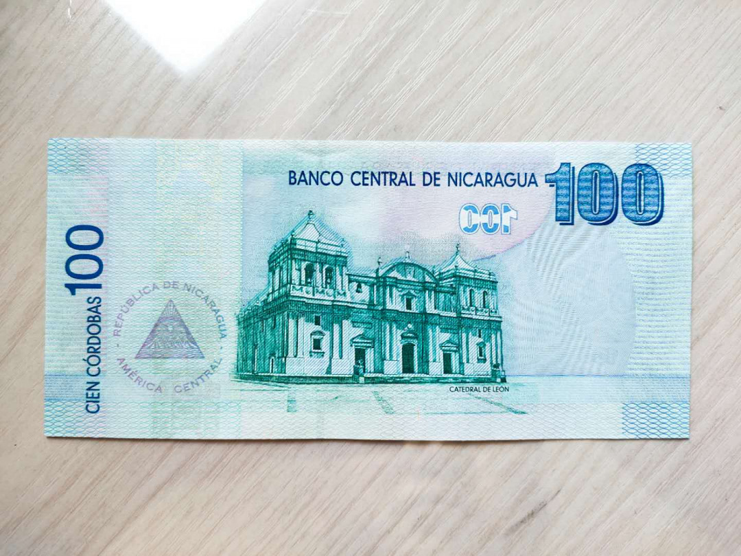 国内外纸币 全新UNC尼加拉瓜100纸币一张，首发冠，号码全程无47
