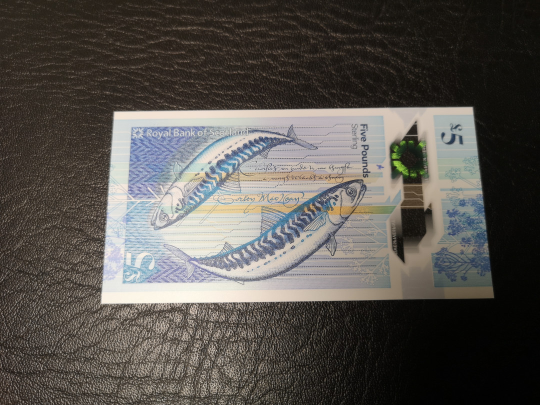 《外钞收藏家》第一百零四期拍卖 2016年苏格兰皇家银行5镑塑料钞 号码不错 全新UNC