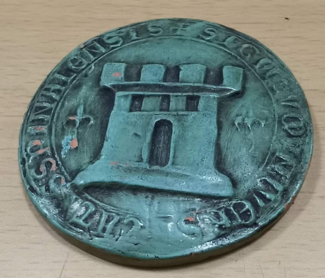 北京马甸外币专卖微拍第四十七期，外国纪念章专场，陆续上新，欢迎关注 法国陶瓷纪念章，直径：65mm。重量：39克。品相如图