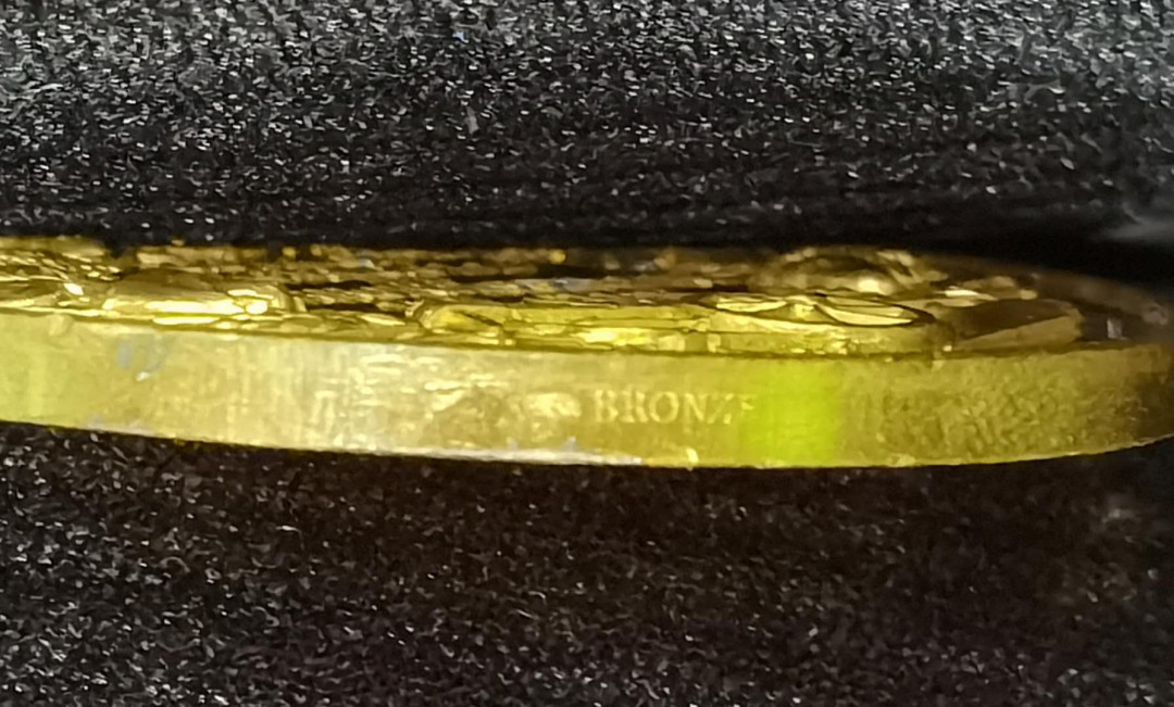 北京马甸外币专卖微拍第四十七期，外国纪念章专场，陆续上新，欢迎关注 法国农业丰收纪念章，直径：50mm。重量：36克。品相如图
