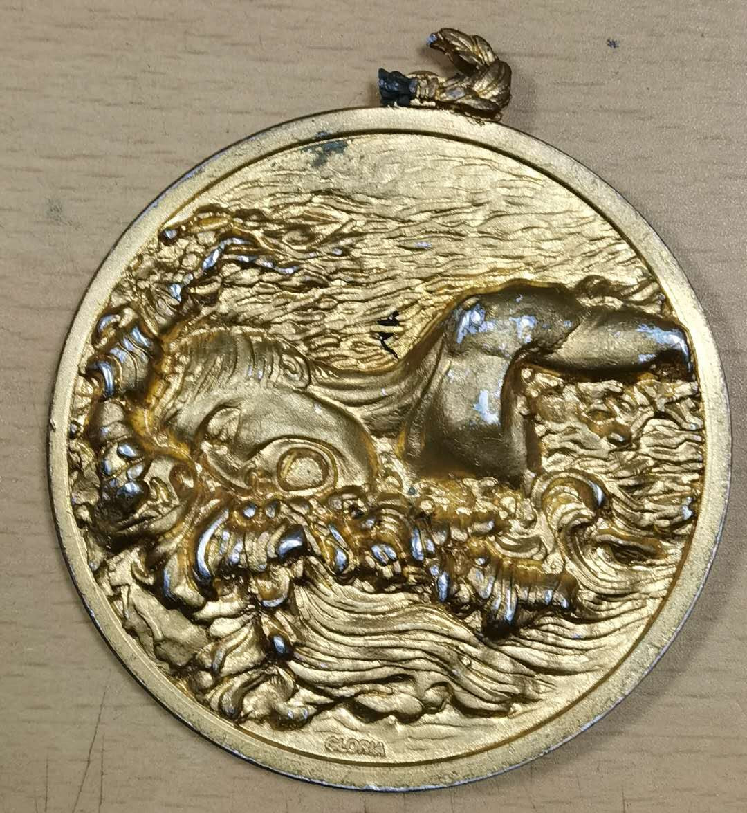 北京马甸外币专卖微拍第四十七期，外国纪念章专场，陆续上新，欢迎关注 游泳纪念大铜章，直径68mm，重量：140克，品相如图 