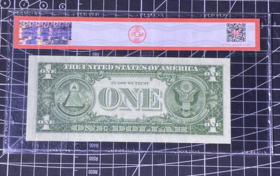 兄弟收藏2021年第31期国评纸币专场将于3月25日晚上7点开拍 美国1957年1元蓝印银券，AA冠，爱藏67