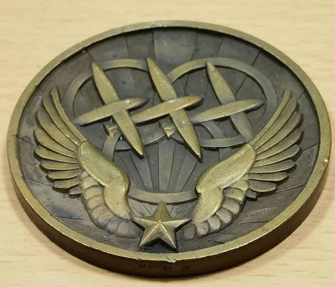 北京马甸外币专卖微拍第四十七期，外国纪念章专场，陆续上新，欢迎关注 法国铜章，直径：50mm，重量：54克。品相如图， 