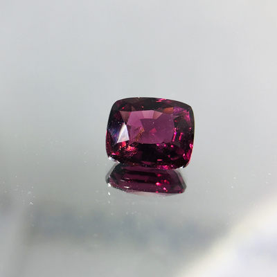 80年斯里兰卡宝石公司HH GEMS 【纯天然彩色宝石 多种珍贵宝石合集】 - Garnet 紫红色石榴石 纯天然 2.24ct 裸石 斯里兰卡