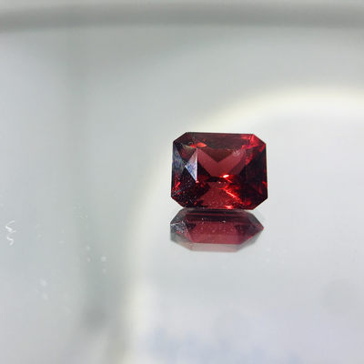 80年斯里兰卡宝石公司HH GEMS 【纯天然彩色宝石 多种珍贵宝石合集】 - Garnet 红色石榴石 纯天然 2.67ct 裸石 斯里兰卡