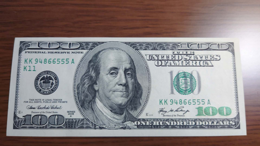 陆续更新【囧羊收藏】精选微拍第19期～2021年第十期   2006A美国100元 黑白版 豹子号6555 全新绝品刀拆