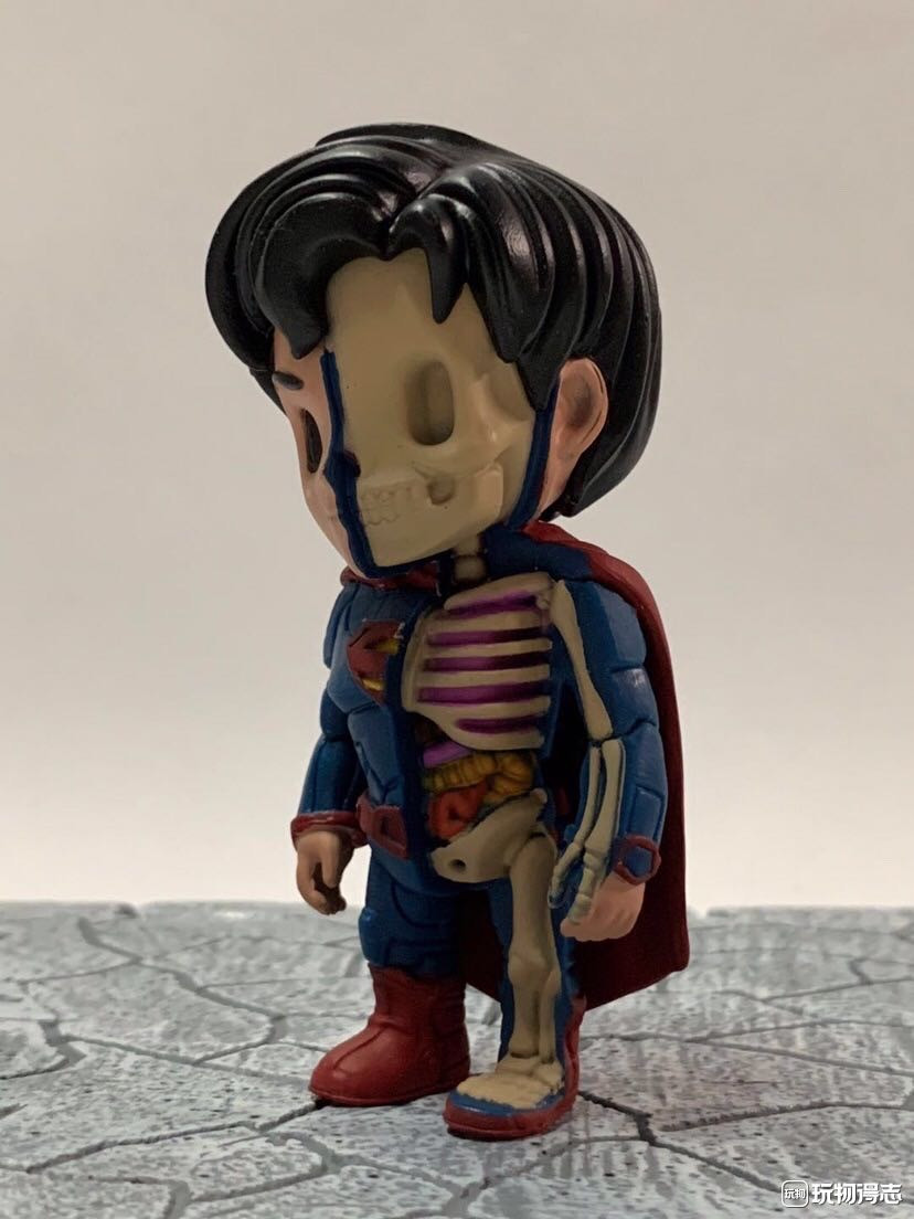 零元拍：DC正版 X-RAY 半解剖人 正义联盟 超人 搪胶玩偶 高约10CM，全新。