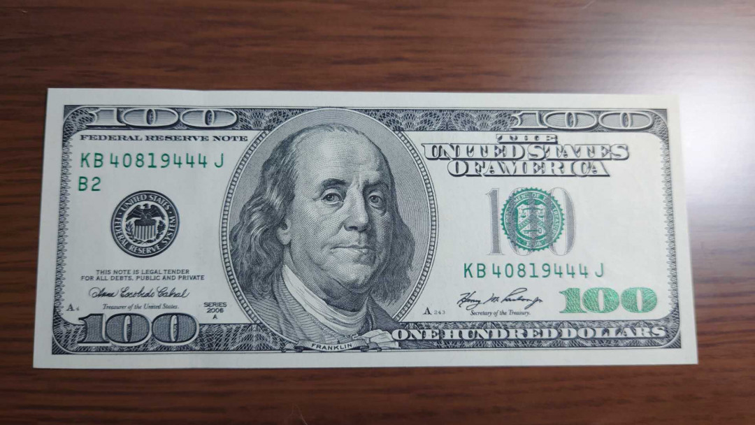 陆续更新【囧羊收藏】精选微拍第19期～2021年第十期   2006A美国100元 黑白版 豹子号444 全新绝品刀拆