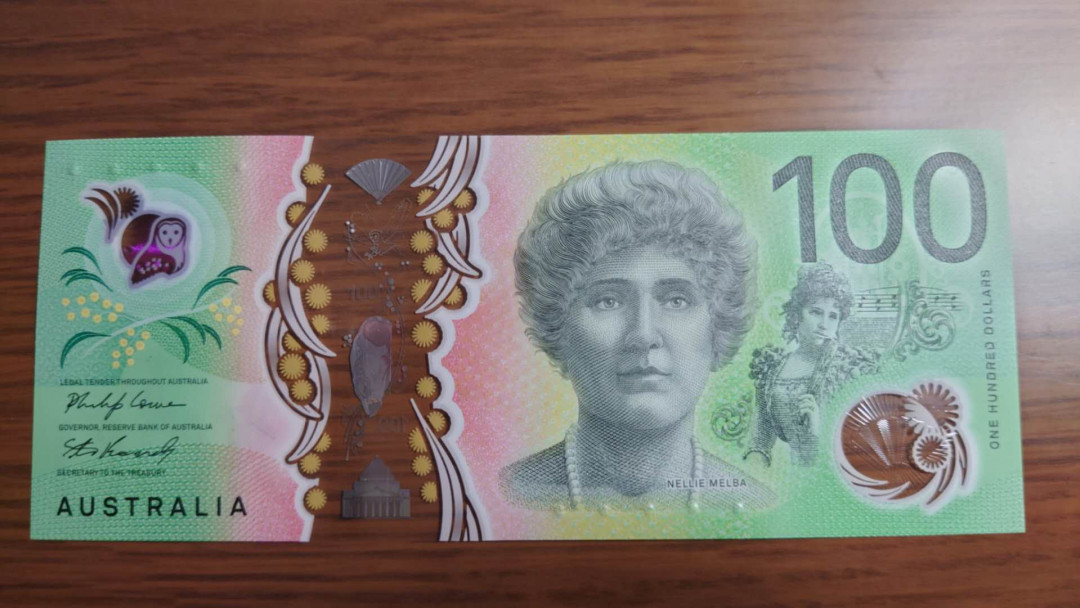 陆续更新【囧羊收藏】精选微拍第19期～2021年第十期   【群里已售出，勿再出价】2020年澳大利亚100元塑料钞 全程无47尾65 全新绝品（塑料窗口完美）居中好