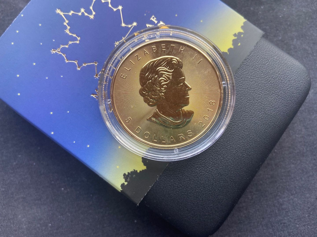 【币观天下】第142期钱币拍卖 加拿大2018年5元，1盎司，枫叶星座系列--十二星座之“水瓶座”，全方位镀24K金UV彩色万足银艺术银币