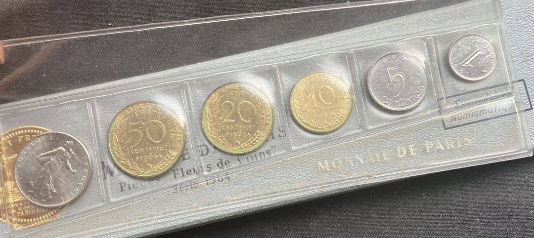 【币观天下】第142期钱币拍卖 【法国】1964年清版套币