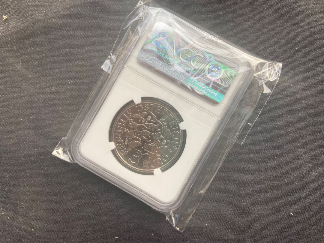 【币观天下】第142期钱币拍卖 2021年澳大利亚夜光恐龙镰刀龙【ngc69】